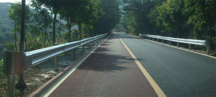 陜西安康絲網防護欄工程