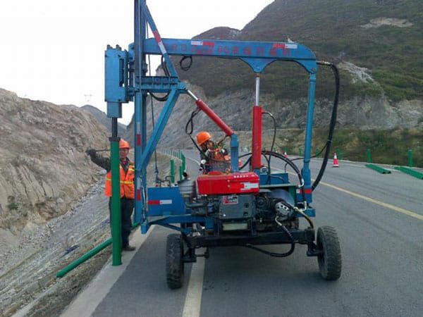 波形護(hù)欄施工案例