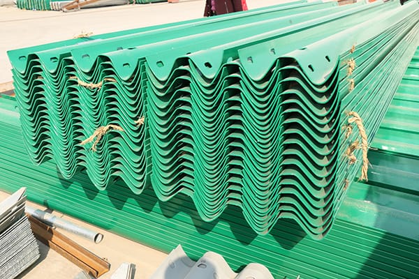 波形護欄板的零部件的品種及作用