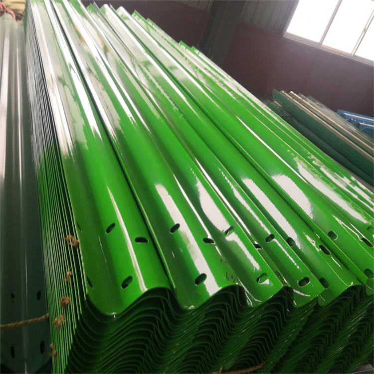 兩波波形護欄板