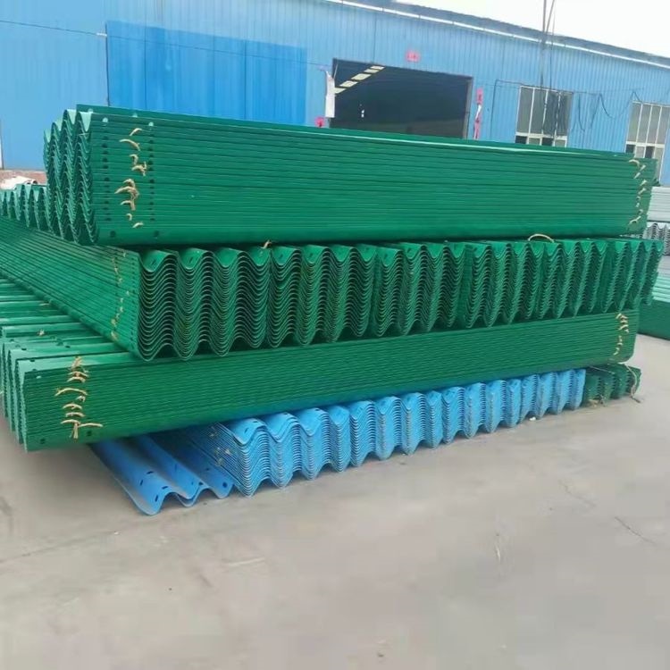 兩波波形護欄板