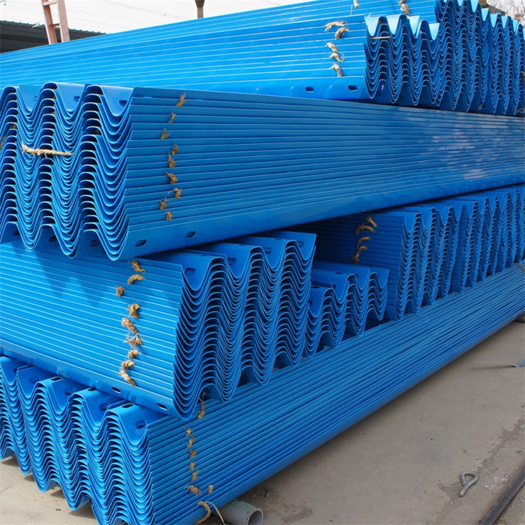 三波波形護欄板