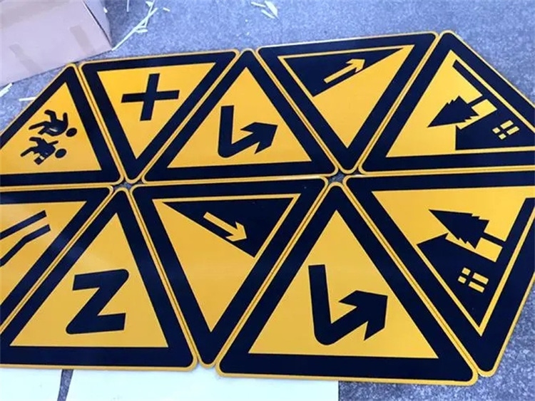 標(biāo)識(shí)標(biāo)牌